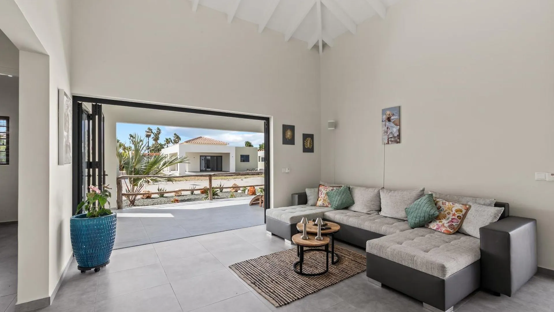 Villa Mambolicious Willemstad Curacao